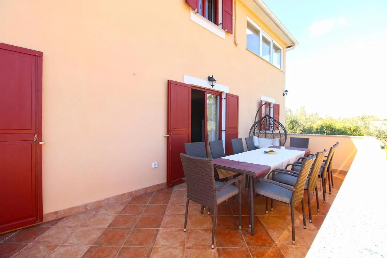 House Sisan 2209 Villa 0*,