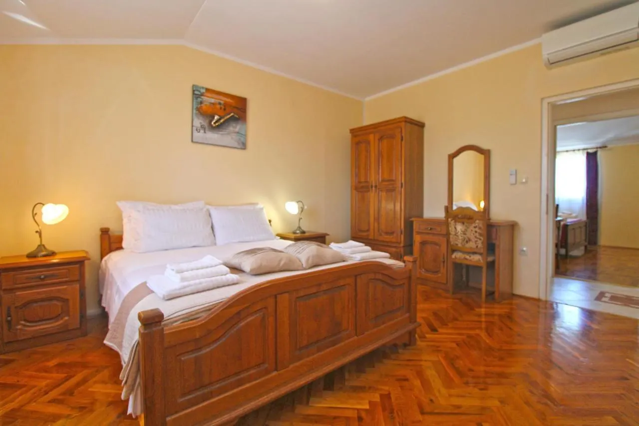 House Sisan 2209 Villa 0*,