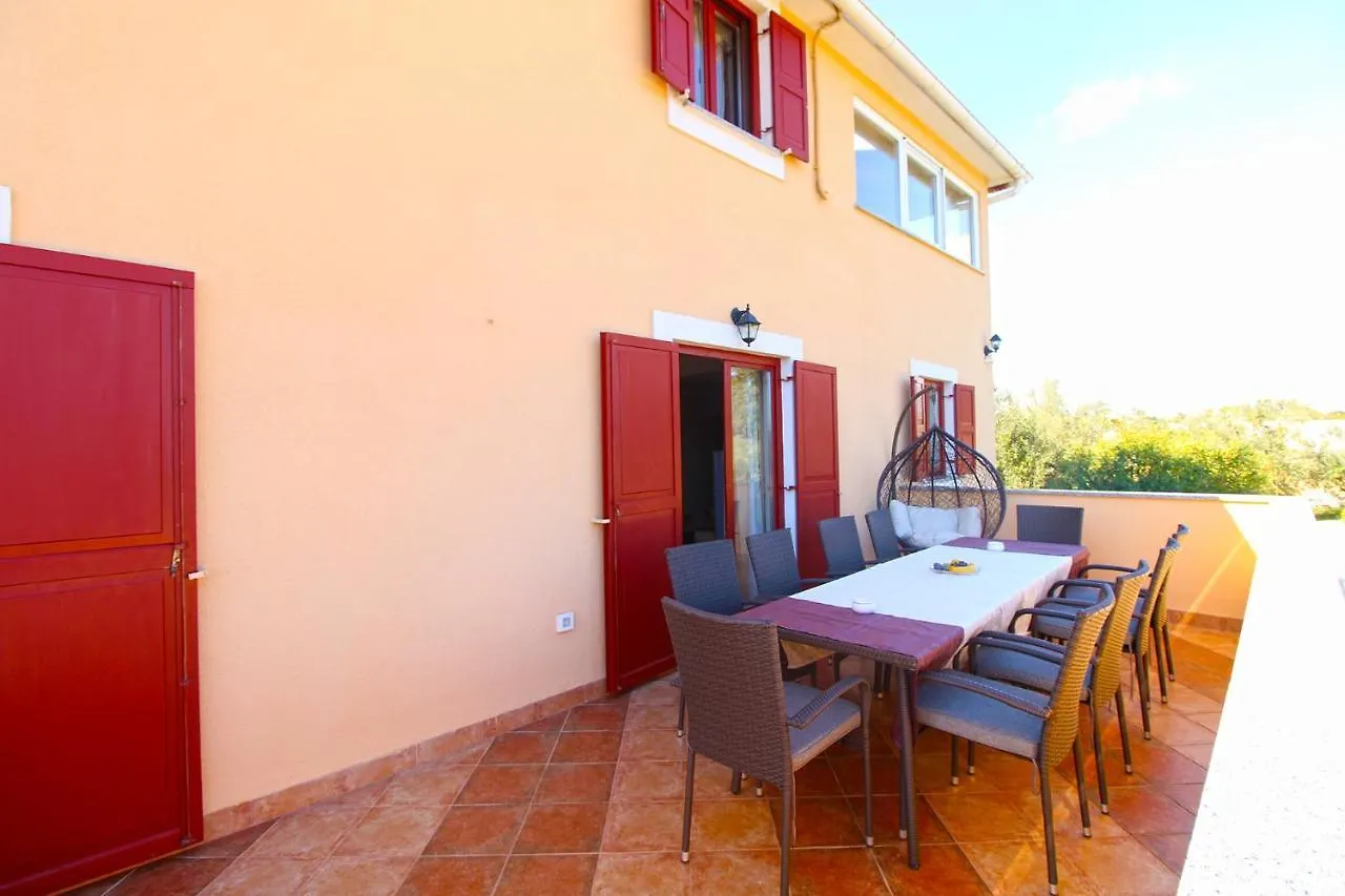 House Sisan 2209 Villa